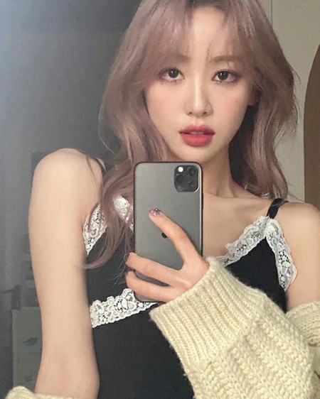 LOONA 今月の少女 イブ 今月の少女（LOONA）」Yves、変えた髪色で美貌も一層魅力的に