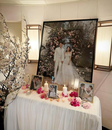 祝ヒョンビン ソン イェジン結婚 ロマンティックなフォトテーブルには未公開写真も 俳優チェ ソンジュンがsnsで掲載 記事詳細 Infoseekニュース