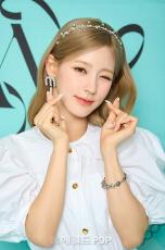 (G)I-DLE ミヨン　公式トレカ　サノク　事前収録　⑥ K-POPグッズ☆(G)IDLE☆MIYEON(ミヨン)☆トレカ風フォトカード