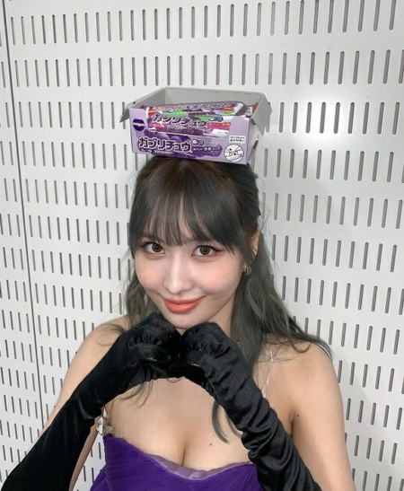 Twice 引き取る between 1&2 モモ