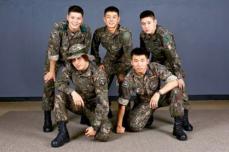俳優コ・ギョンピョ、「軍隊同期のSOL＆D-LITE（BIGBANG）らと健康的な集まり…酒も飲まない」