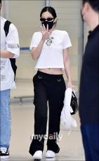 【フォト】JENNIE（BLACKPINK）の空港ファッション