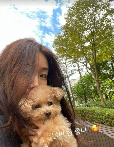 女優チェ・ジウ、信じられない素顔の美しさ…本当に1児の母親？
