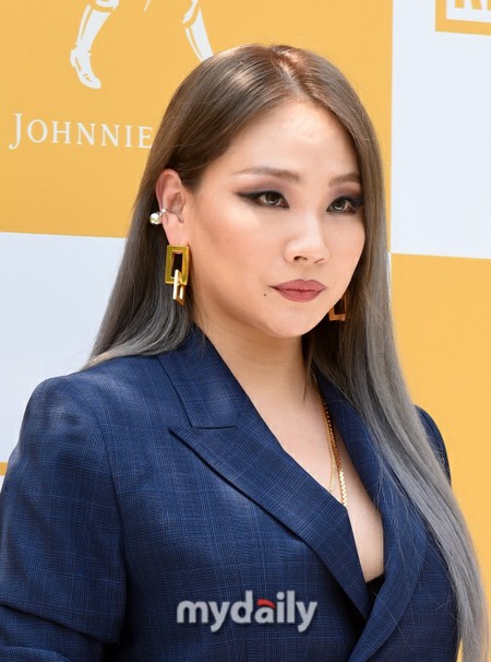 CL（元2NE1）、ホガクに続き観客の舞台乱入…安全問題浮き彫りに