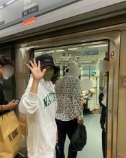 女優キム・ヒソン、気さくに“地下鉄”利用する大女優…「どこに行くの？」