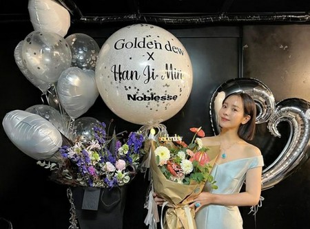女優ハン・ジミン、永遠のボブ女神…眩しいほど優雅な姿