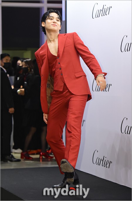 SEVENTEEN」ミンギュ、ブランドパーティーで躍動的なターンを披露