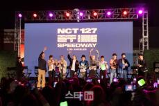 「NCT 127」、米国大規模ファンイベントに約5000人…周辺には1キロの行列も