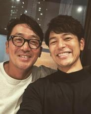 俳優ハ・ジョンウ＆妻夫木聡、久しぶりの再会実現…釜山ヘウンデで”Best friend”ツーショット公開