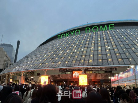 「SEVENTEEN」、東京ドーム公演にファンも感激…”夢のようです”