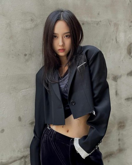 歌手Seori、まぶしいビジュアル…ファッションはシックで美貌は清純