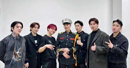 「海兵隊服務中」ピオのために「Block B」集結！…友情公演で完全体ステージ披露