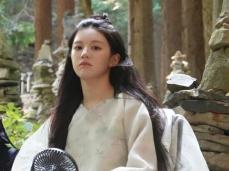 “顔の天才”女優コ・ユンジョン、「還魂: パート2」撮影現場での写真を公開