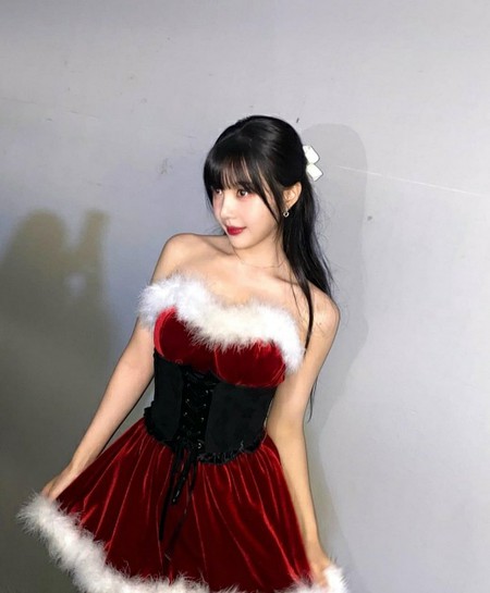 ジョイ（Red Velvet）、サンタドレス姿を公開…致命的なクリスマスルック