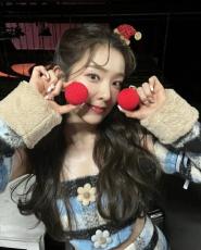 アイリーン（Red Velvet）、ラブリーなオフショルダー衣装で“妖精ビジュアル”披露