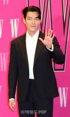 【公式】俳優キム・ウビン、きょう（1/4）1億ウォンを寄付…社会的弱者の患者の治療費を支援