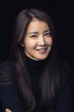 女優イ・シヨン、社会的弱者層の防寒用品支援のため1億ウォン寄付