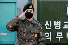 俳優キム・ドンジュン（ZE:A）、きょう（11日）陸軍満期除隊「すぐ伺います…前進！」
