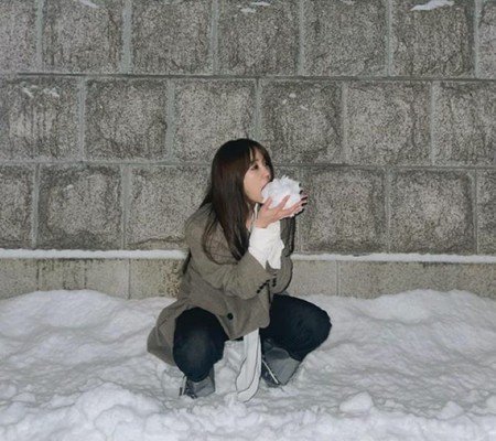 女優ユン・ウネ、PM2.5の騒ぎの中「雪食べたらダメ？」と一風変わったモッパン近況ショット