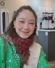 女優コン・ヒョジン、幸せ満開の笑顔…やっぱり新婚はいいね