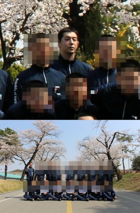 俳優ナム・ジュヒョク、軍訓練所での近況＝同期たちと桜の木の下で記念撮影