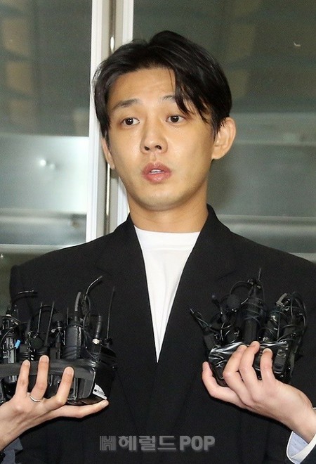 俳優ユ・アイン、モデル＆タレントと「クラブで目撃」…麻薬使用”共犯の可能性”