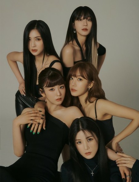 「Apink」、10thミニアルバムで初動販売量”自己最高”を記録