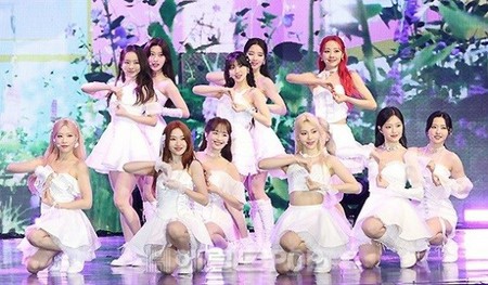 ViVi、ヒョンジンの勝訴に5人残った「今月の少女（LOONA）」…所属事務所との泥仕合