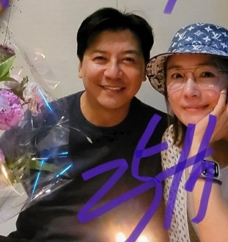 女優オ・ヨンス＆ソン・ジチャン、結婚25周年…おしどり夫妻の貴重なツーショット