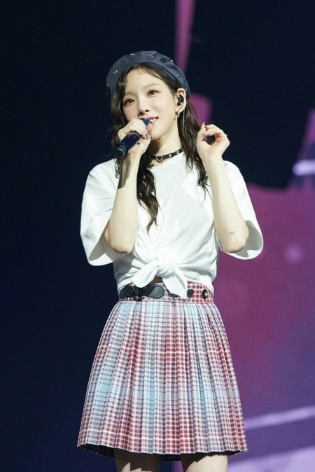 少女時代テヨン　Taeyon The UNSEEN スローガン 先払いのみ）韓国スターグッズ 少女時代のテヨン CONCERT [The