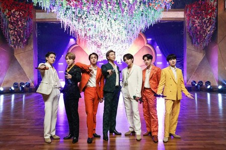 「BTS（防弾少年団）」のグラミー舞台衣装、ソウルのケンシントンホテルに展示