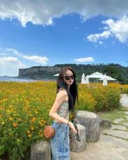 イ・ミジュ（元LOVELYZ）、済州島での休暇…引き立つスレンダーなスタイルに“絵かと思った”