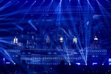 「2PM」ジュノ、テギョンもなでる「魅力的なお尻担当」…会場に響き渡る歓呼の嵐
