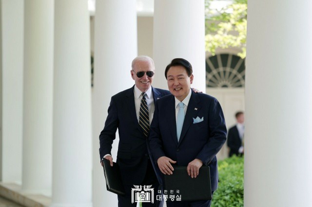10日ぶりに再開した「米韓首脳」…バイデン氏のベトナム歴訪の成果を共有