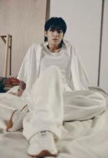 「BTS（防弾少年団）」JUNG KOOK、ソロアルバム「GOLDEN」の“SOLID”コンセプトフォト公開…人間“チョン・ジョングク”の姿をキャッチ