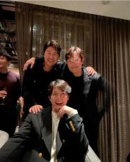 ソン・ガンホ、チョン・ウソン、イ・ビョンホン、15年ぶりに釜山で「ノムノムノム」完全体