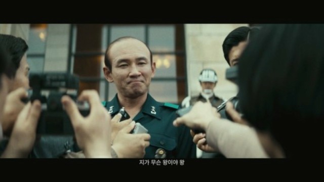映画「ソウルの春」ファン・ジョンミン、「演技力を刺激するキャラクター」…”強烈なビジュアル”メイン予告編公開