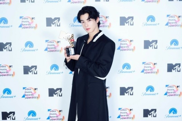 【公式】チャウヌ、日本「MTV VMAJ 2023」でアジア初の”Global Icon Award”受賞