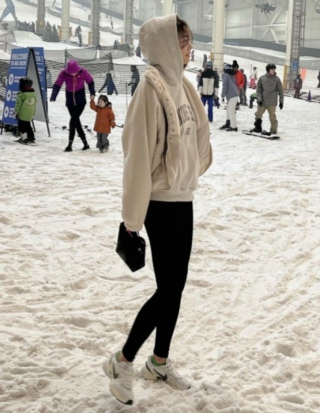 女優ソン・テヨン、娘と米国スキー場での近況写真を公開