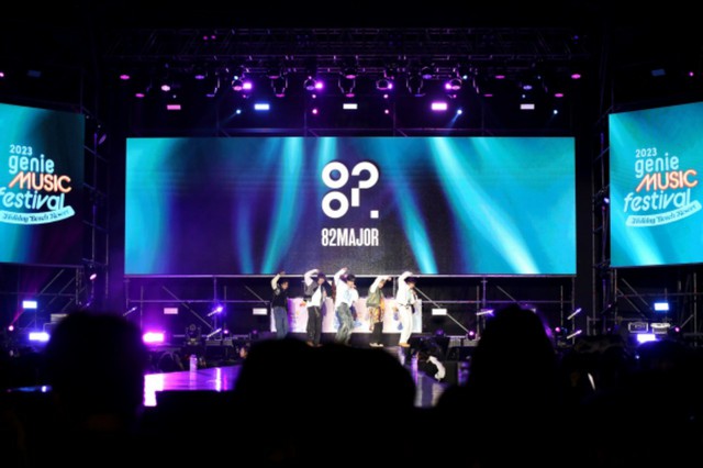 韓国新人ボーイズグループ「82MAJOR」、オープニングアクト務めた「ジニーミュージックフェスティバル」で完成型アイドルの本領発揮！
