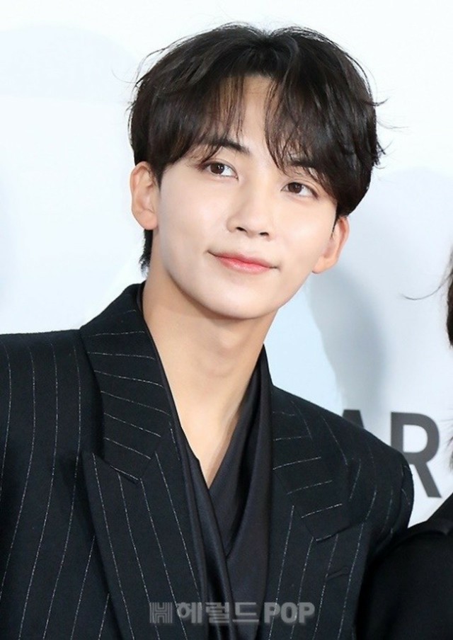 「SEVENTEEN」のJEONGHANが足首手術、所属事務所公式発表全文