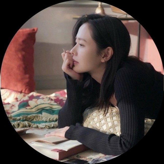 女優ソン・イェジン、慈善バザー会を控え清純さ爆発…横顔すら完ぺき