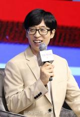 【公式】“韓国の国民的MC”ユ・ジェソク、10年間の善良な影響力続く…練炭130万個を寄付