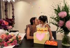女優チェ・ジウ、娘からのキスに満面の笑み…幸せな49歳の誕生日