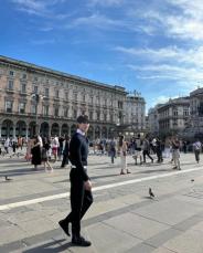 俳優ピョン・ウソク、ミラノを魅了した“ソンジェ”…街を歩くだけで注目の的