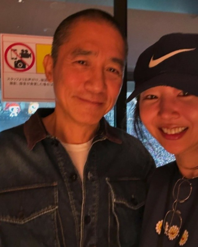 ミン・ヒジンADOR代表、渋谷の路上で近況キャッチ…「NewJeans」と家族写真→トニー・レオンとの再会まで