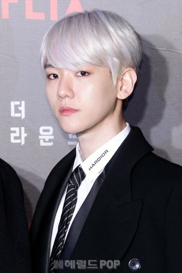 「EXO」BAEK HYUN、室内喫煙を謝罪するも非難ing…4thミニアルバムがヒットするやいなや物議…どうしたものか