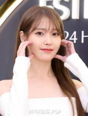 歌手IU（アイユー）、意味深いデビュー16周年…2億2,500万ウォンの寄付→女性ソロ初のワールドカップ競技場公演