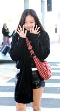 “ソロカムバック”JENNIE（BLACKPINK）、見たことのないビジュアル…YGを離れ1人立ちが試される