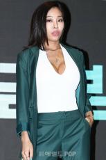 “ファン暴行傍観騒動”歌手Jessi、所属事務所からも見放され…“デビュー以来最大”歌手生命の危機